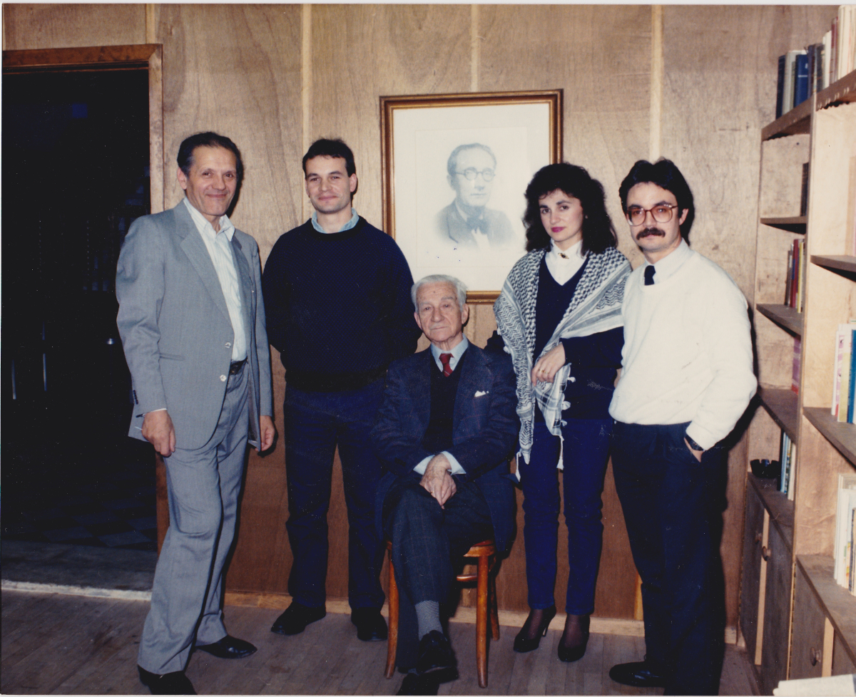 Acto cultural en Casa Galicia (1988) cos escritores Dino Pacio Lindín e Francisco Álvarez e os profesores Emilio González López e Xoan González Millán (xentileza de Francisco Álvarez) 
