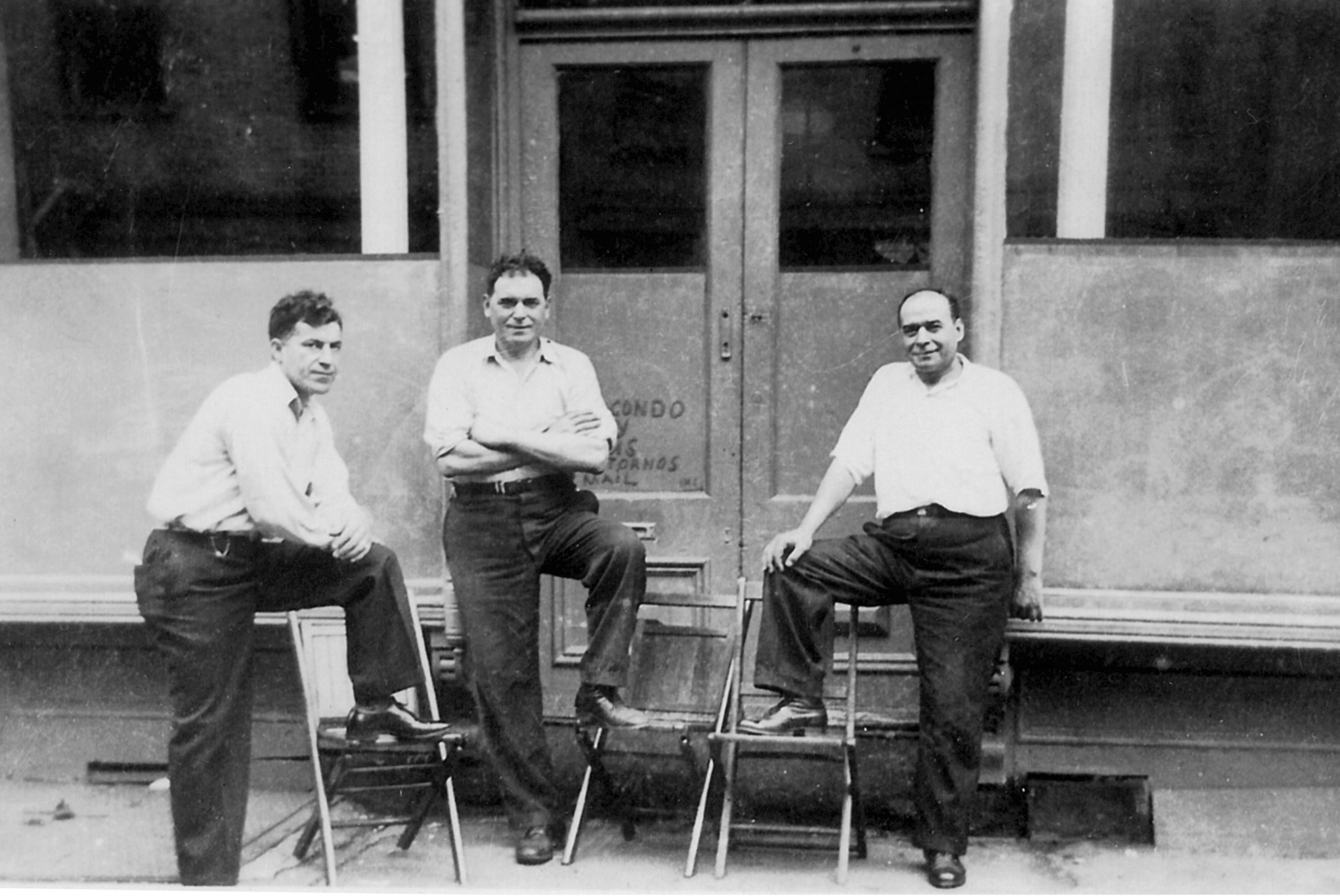Fundadores da sociedade Bergondo y sus contornos en Nova York, anos vinte (Arquivo Municipal de Bergondo, foto presentada por Francisco Mosquera Muíño)